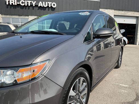 Used 2016 Honda Odyssey Touring Elite image 2