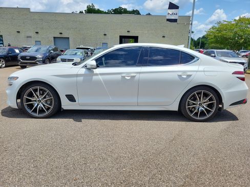 Used 2025 Genesis G70 2.5T RWD image 2