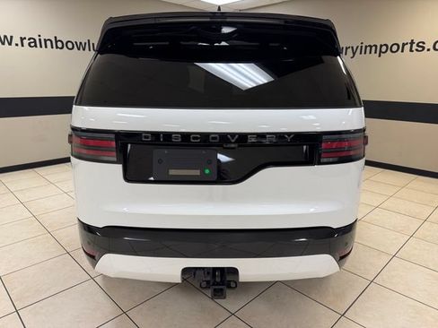 Used 2024 Land Rover Discovery Dynamic SE AWD/4WD image 5