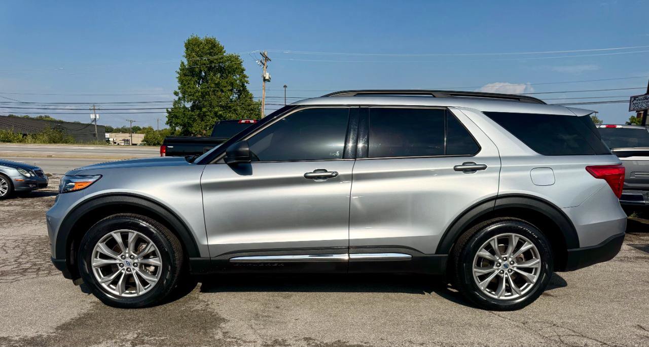 Used 2023 Ford Explorer XLT w/ Equipment Group 202A RWD image 5