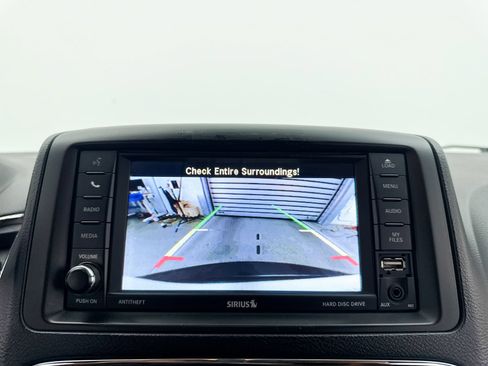 Used 2017 Dodge Grand Caravan SE FWD image 18