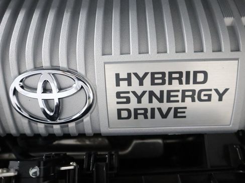 Used 2015 Toyota Prius Four image 58