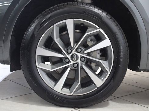 Certified 2025 Audi Q5 2.0T Premium image 16