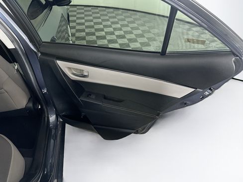 Used 2019 Toyota Corolla LE w/ Carpet Mat Package (TMS) FWD image 27