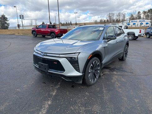 Used 2024 Chevrolet Blazer EV RS image 4