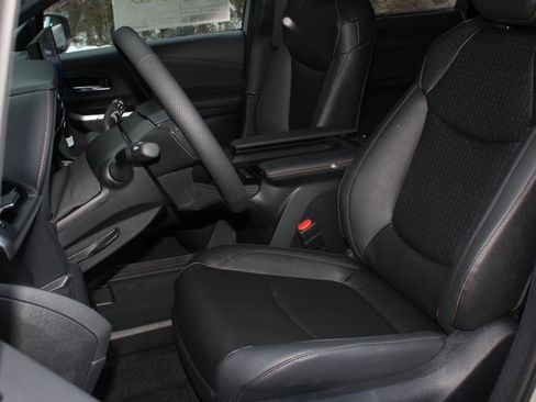 New 2026 Toyota Sienna XLE Woodland Edition AWD/4WD image 17