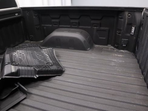 Used 2022 Chevrolet Silverado 1500 High Country w/ High Country Premium Package image 16