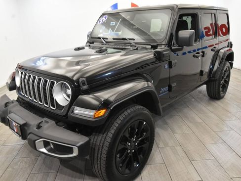 Used 2025 Jeep Wrangler Unlimited Sahara w/ Safety Group image 1