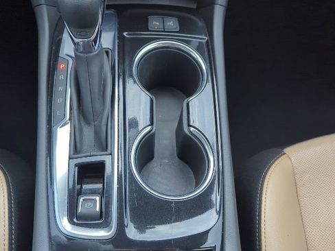 Used 2023 Chevrolet Equinox Premier image 11