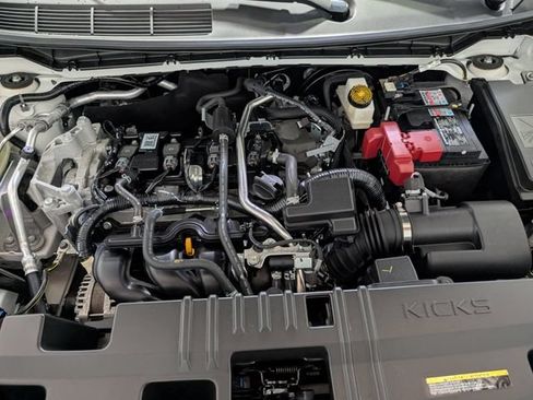 Used 2025 Nissan Kicks SR w/ SR Premium Package AWD/4WD image 30
