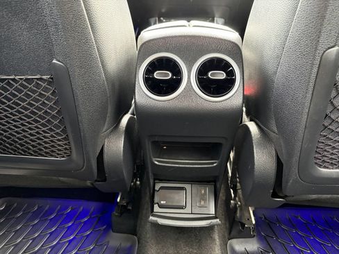 Used 2021 Mercedes-Benz GLB 250 4MATIC image 13