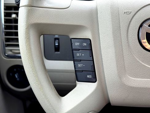 Used 2011 MAZDA Tribute i Sport image 24