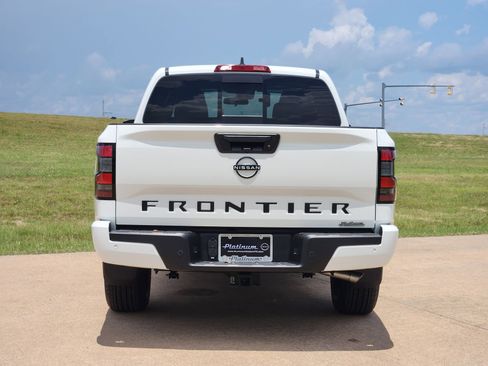 New 2026 Nissan Frontier SV RWD image 8