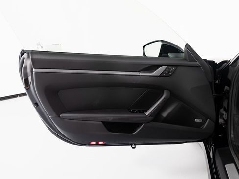 Certified 2025 Porsche 911 Carrera image 27