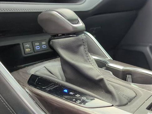 Certified 2022 Toyota Highlander Platinum image 21