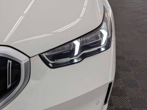 Used 2025 BMW 530i xDrive w/ Premium Package image 10