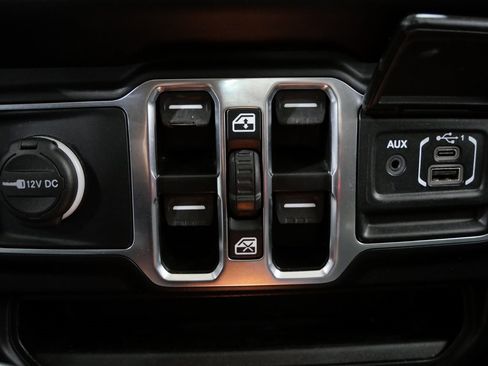 Used 2023 Jeep Gladiator Overland image 24