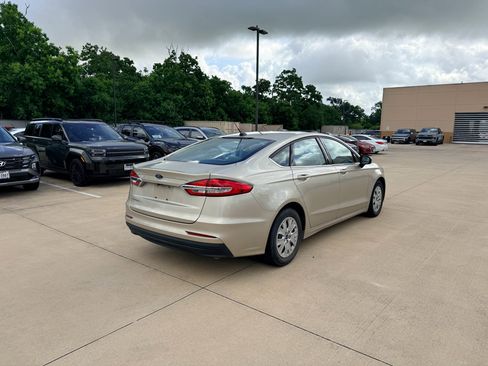 Used 2019 Ford Fusion S FWD image 5