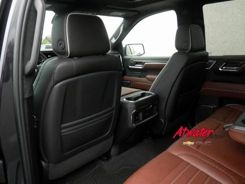 Used 2023 GMC Sierra 1500 Denali Ultimate image 32