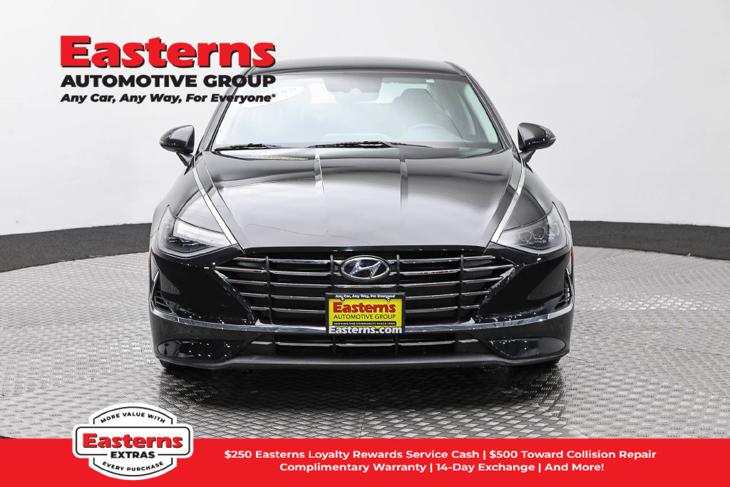 Used 2023 Hyundai Sonata SE FWD image 3