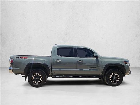 Certified 2023 Toyota Tacoma TRD Off-Road AWD/4WD image 4