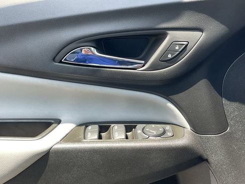 Used 2023 Chevrolet Equinox LT AWD/4WD image 24