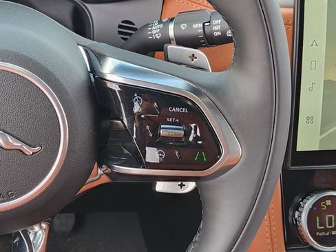 Used 2026 Jaguar F-PACE R-Dynamic S image 27