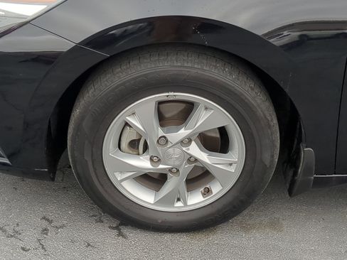 Certified 2023 Hyundai Elantra SE image 13