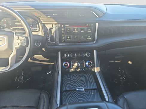 Used 2023 GMC Yukon Denali image 12