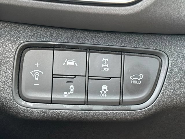 Used 2020 Hyundai Santa Fe Limited AWD/4WD image 14
