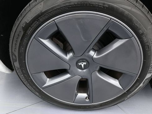 Used 2021 Tesla Model 3 Standard Range Plus RWD image 36