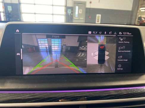 Used 2022 BMW 750i xDrive w/ Executive Package image 12