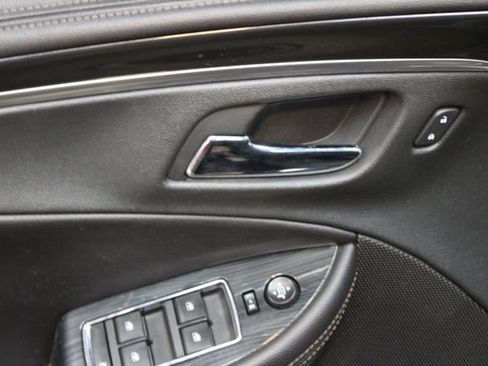 Used 2019 Chevrolet Impala LT FWD image 16