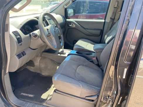 Used 2013 Nissan Frontier SV RWD image 28