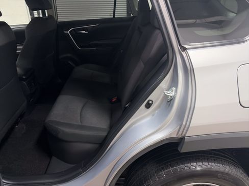 Used 2025 Toyota RAV4 XLE AWD/4WD image 23