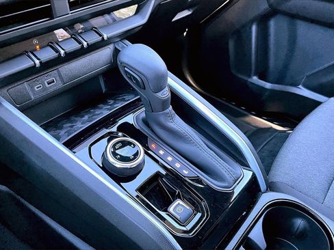 Used 2025 Chevrolet Colorado Trail Boss image 31