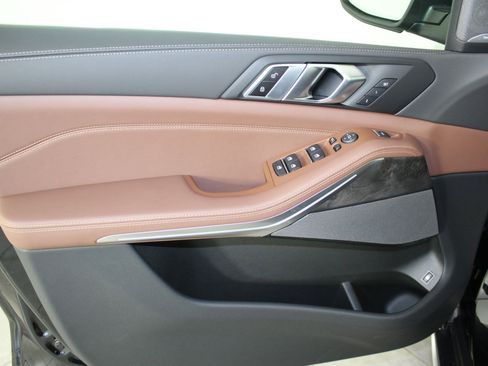 New 2026 BMW X5 xDrive50e image 11