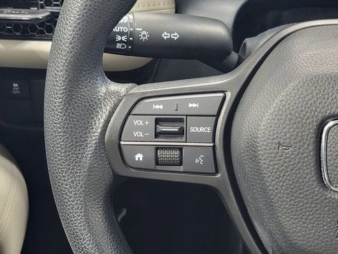 Certified 2023 Honda HR-V LX image 27