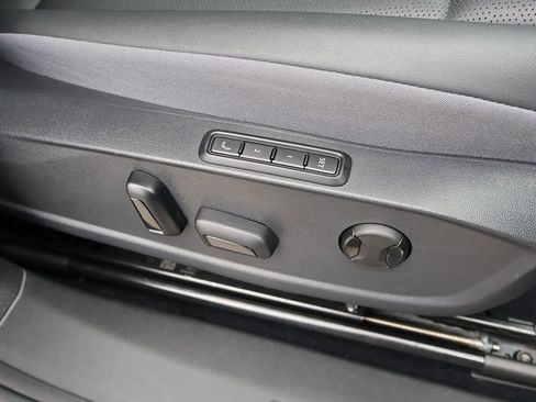 Used 2023 Volkswagen ID.4 S RWD image 38