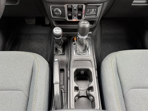 Used 2025 Jeep Wrangler Sport image 24
