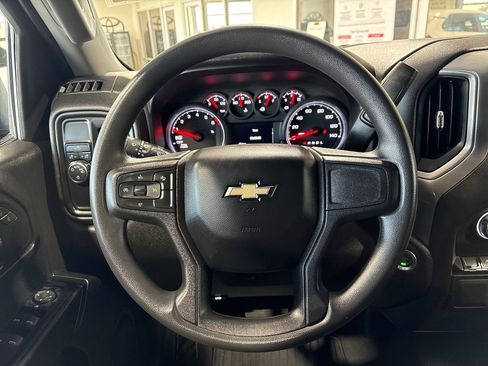 Used 2022 Chevrolet Silverado 1500 Custom image 14