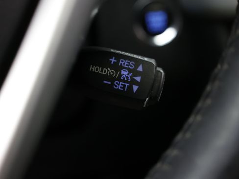 Used 2019 Toyota Highlander XLE AWD/4WD image 29
