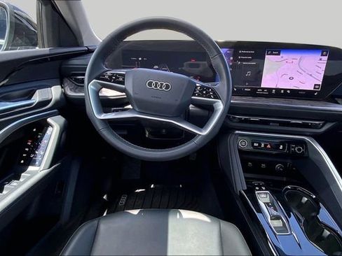 Used 2025 Audi Q5 Premium w/ Convenience Package AWD/4WD image 5