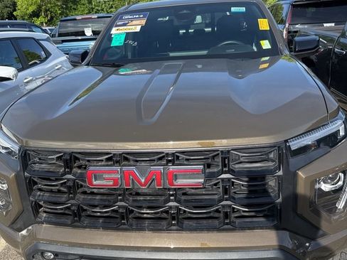 Used 2024 GMC Canyon Elevation w/ Elevation Premium Package image 2