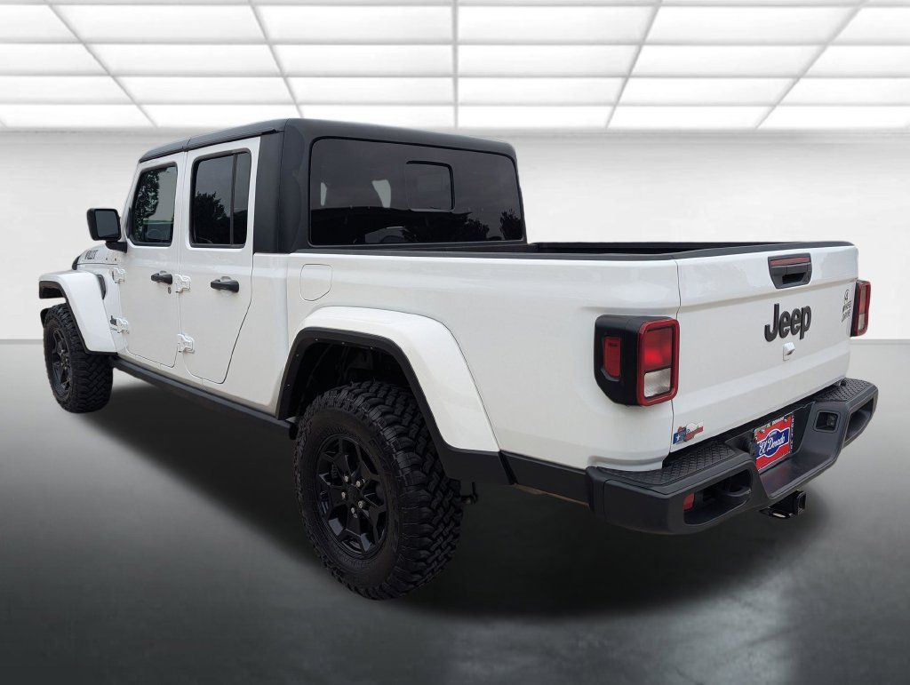 Used 2022 Jeep Gladiator Sport AWD/4WD image 2