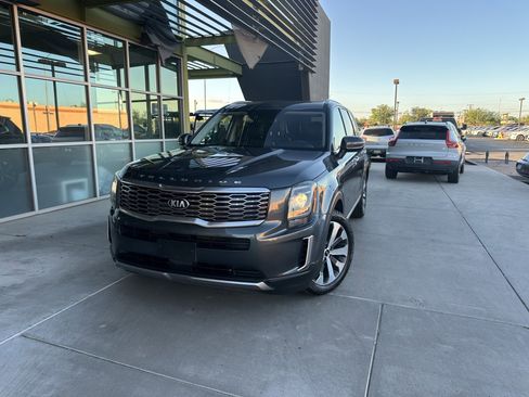 Used 2021 Kia Telluride S image 2
