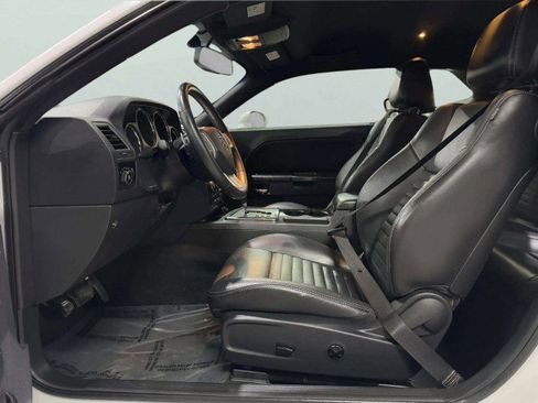 Used 2012 Dodge Challenger SXT Plus image 22