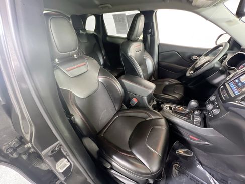 Used 2022 Jeep Cherokee Trailhawk image 26