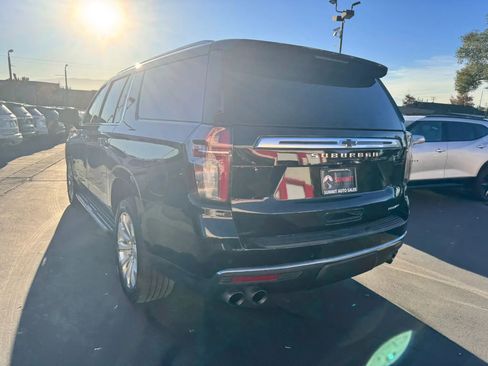 Used 2021 Chevrolet Suburban Premier w/ Premium Package image 6