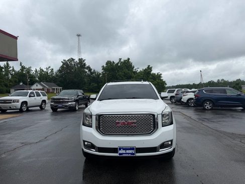 Used 2015 GMC Yukon Denali w/ Premium Package RWD image 3